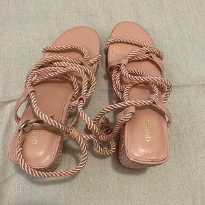 New. GUESS GWNATESHA Blush Pink Rope Ankle Clasp Rope Wedges. Size 9.5.
